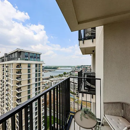 Zigzag Waterfront Metropoliten شقة